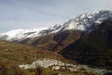 ベッドアンドブレックファースト Refugio Alpujarra Alta