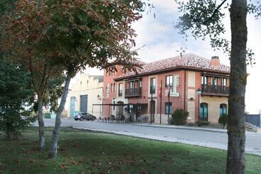 Otel Rural Venta Del Alon