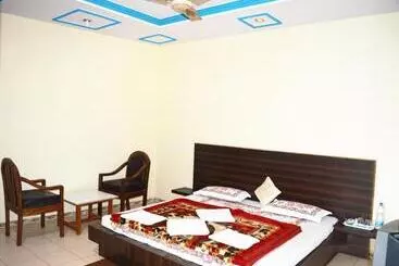 Hotel Goverdhan Tourist Complex