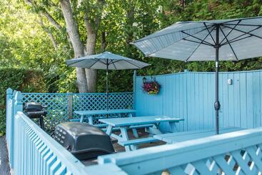 فندق على الطريق A Beach Breeze Inn