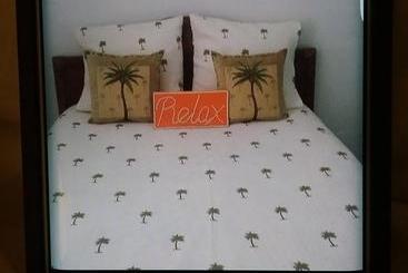 מוטל Tropical Bay Suites