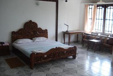 منتجع Shirleys Beach