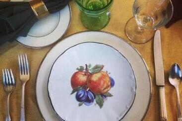 مبيت وإفطار The White House Inn