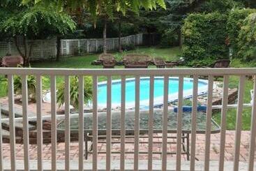 Bed & Breakfast The White House Inn