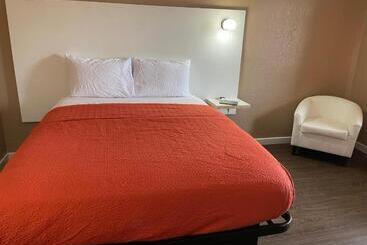 Мотель Eastin Atchison