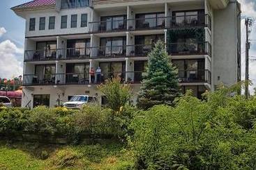 汽车旅馆  Rivergate Mountain Lodge