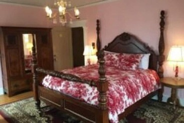 Pendleton House Historic Inn And B&b