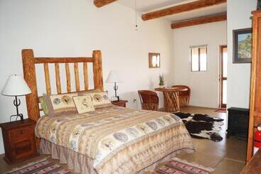 Rancho Milagro Bed & Breakfast