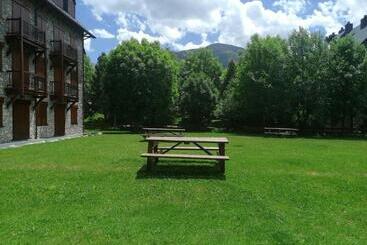 Отель Apartaments Pleta Bona