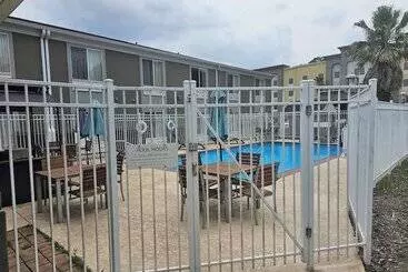 Hotelli Express Inn Leesville Ft Johnson, Surestay Collection By Bw