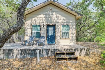 Dom wiejski Patio & Pond Access: Pet Friendly Rockport Home