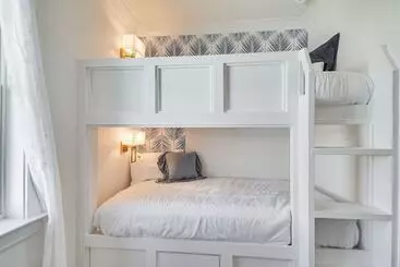 Mökkimajoitus Coastal Gulf Shores Abode W/ Private Beach Access!