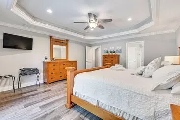Landhus Fort Walton Beach House: Lanai W/ Saltwater Pool!