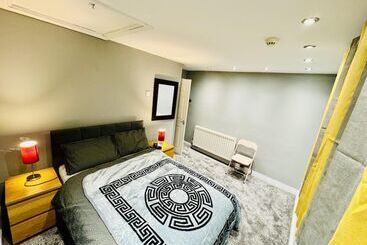 Rezidans 4 Bedrooms Full House Stourbridge Birmingham