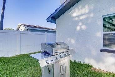 Hus på landet Roomy Largo Home W/ Screened Patio & Private Pool!