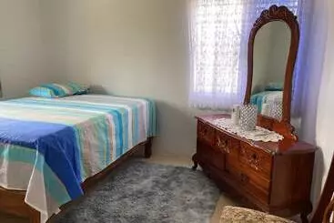 اقامتگاه 1 Bedroom Blissful Retreat   A/c & Private Garden