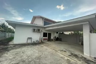 Pension Labuan Cozy Club House