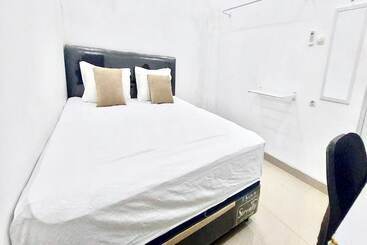 Hotell Oyo 94030 Ar Guest House Syariah
