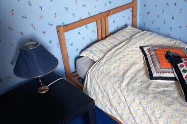 민박 Een Persoonskamer Met Ontbijt