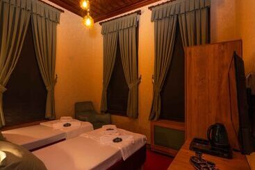 Hotel Araz White House