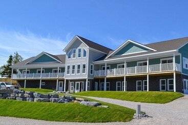 Hotelli The Tides Inn