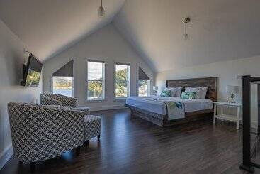 Szálloda The Tides Inn