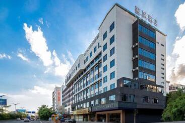 Lavande Hotel Chaozhou Fortune Center Lin Street