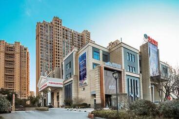 Vienna Hotel Jiangsu Suzhou Wujiang Bus Passenger Station