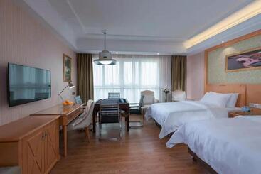 Vienna Hotel Nanchang New Grand Hongcheng Market Xianghu 1st Hospital