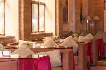 Chonpines Hotels·qianxi Shuixi