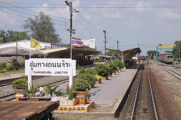 Hotel Chainarong Road