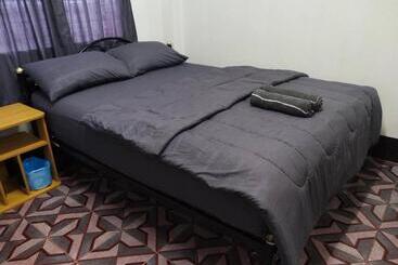 호텔 Chainarong Road