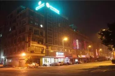 ホテル City Comfort Inn Wuzhou South High Speed Railway Station