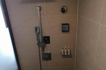 Lavande Hotels· Yueyang Linxiang Zhongfa