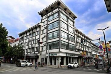 Magnotel Hotel·luanyang Luanchuan Changchun Road Cross Street