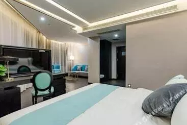 Xana Hotelle· Tai An Tianwai Village Railway Station