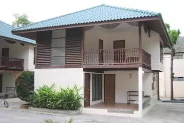 ホテル Cha Am Villa Beach