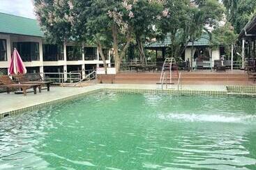 Hotel Cha Am Villa Beach