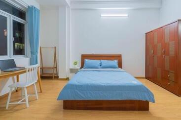 Отель Lalahouse Riverside Residence