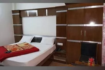 Pension Ashok Near By Railway Station