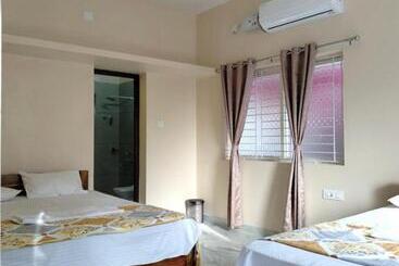 Пансион Homestay At Thottam Beach