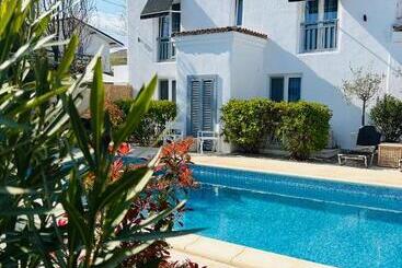 Hotel Tagoo Vama Veche