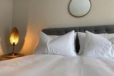 هتل Tagoo Vama Veche