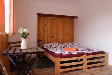 Пансион Penzion Bulhary S Vinným Sklepem