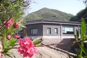 Beijing Badaling Qinglongquan Leisure Resort