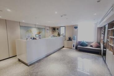 Hotel Green Tree Inn Express Shanghai Bund Yuyuan Xiaonanmen Metro Station