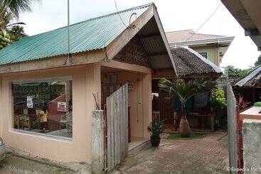 Pensão Alona Grove Tourist Inn