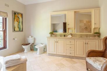 Пансион Ibis House