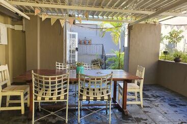 Bed & Breakfast Waterhouse Guest Lodge In Muckleneuk