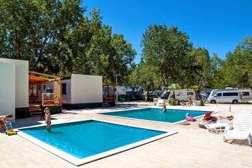ホテル Mobile Homes Camp Galeb